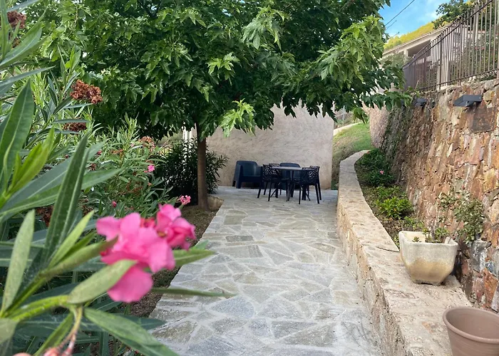 A Funtana Montestremo, Balagne, Haute Corse * Manso