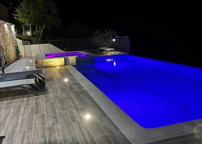 Tatil Evi A Funtana Montestremo, Balagne, Haute Corse *